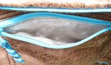 Rückseite Reißverschlussfach Pusteblumen-Stoff innen, doppelt gepolstert für Smartphone,-Handtasche Leder-Reptilien-Indianer-Look, braun-türkis
